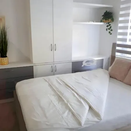 Lux *